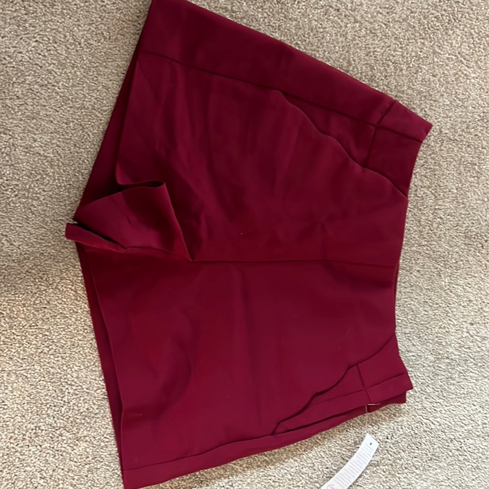 Candies size 0 burgundy shorts